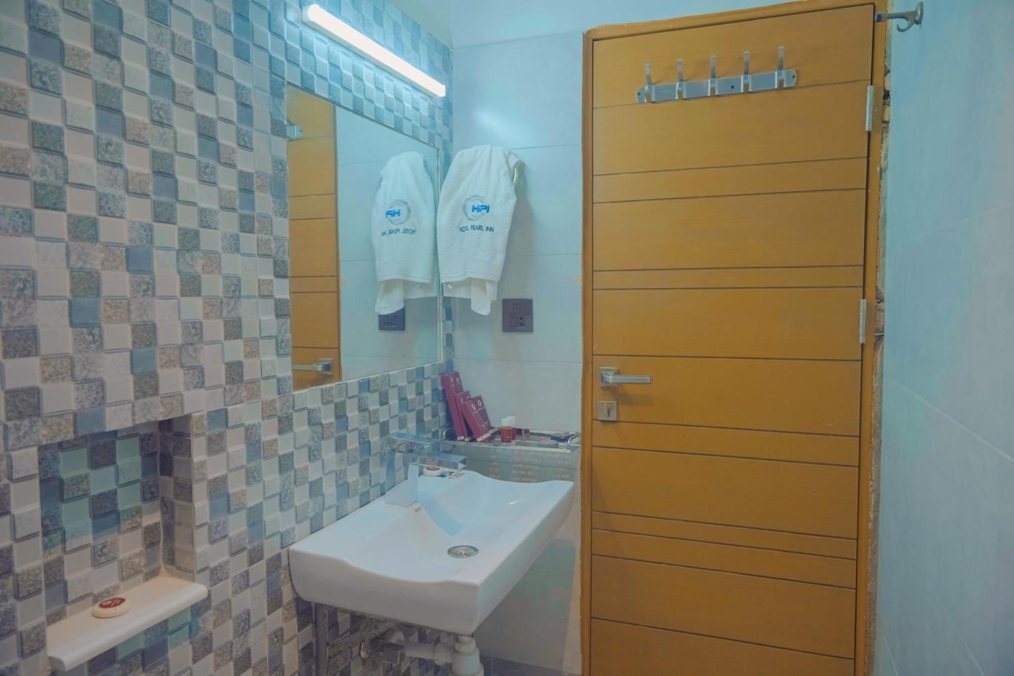 Hotel Pearl Inn Карачи Экстерьер фото