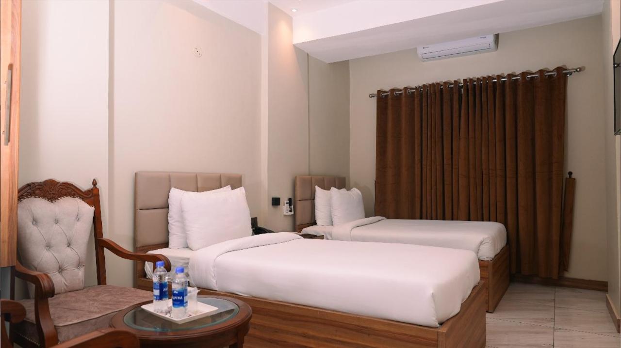 Hotel Pearl Inn Карачи Экстерьер фото